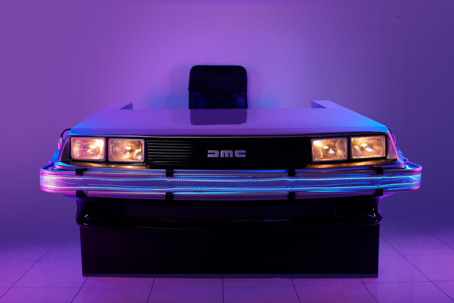 ESCRITORIO DELOREAN / Volver al Futuro