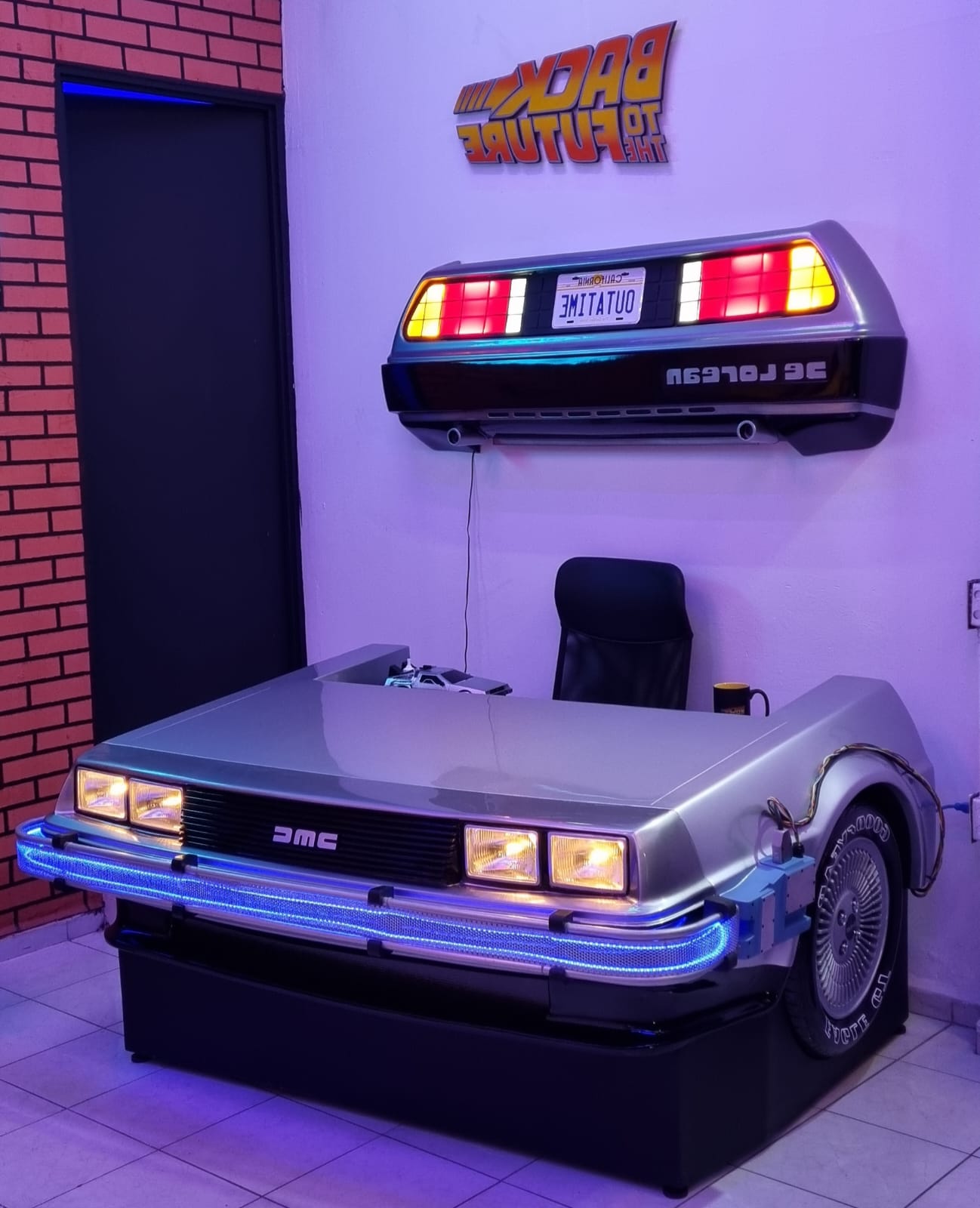 ESCRITORIO DELOREAN / Volver al Futuro