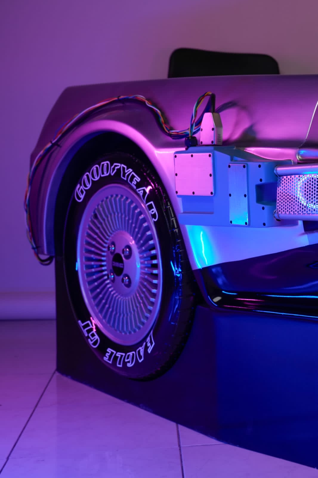 ESCRITORIO DELOREAN / Volver al Futuro