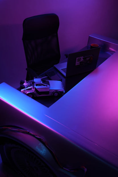 ESCRITORIO DELOREAN / Volver al Futuro